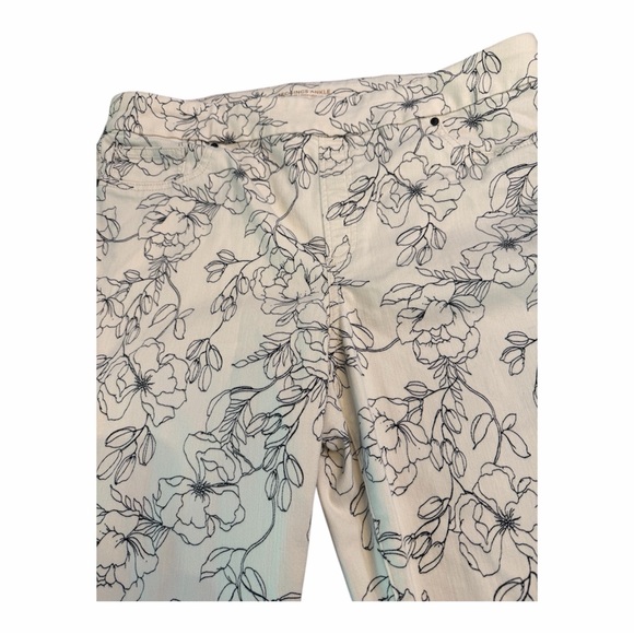 Chico’s So Slimming plus sz14 (2.5) Pull On Ankle Pants - Picture 5 of 6